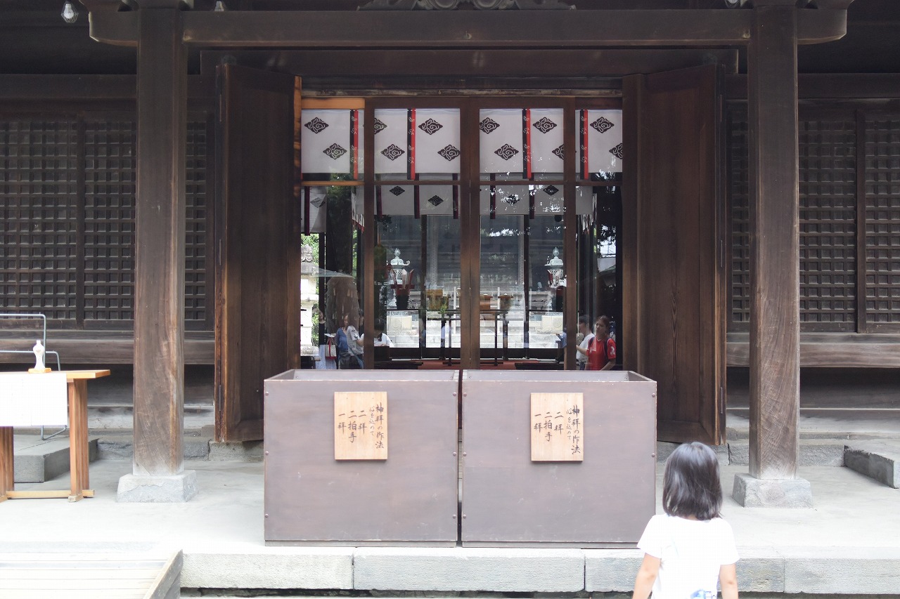 川越氷川神社の本殿前